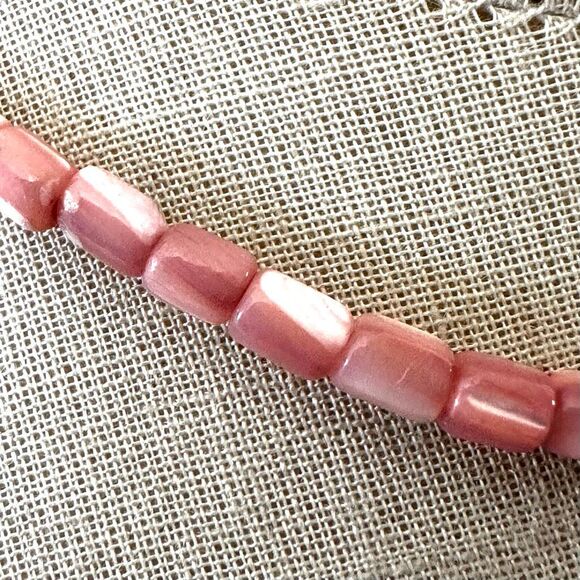 Vintage Pink Mother-of-Pearl Shell Bead Choker Necklace - Picture 4 of 6